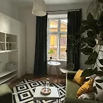Krakow Central Green Apartments شقة